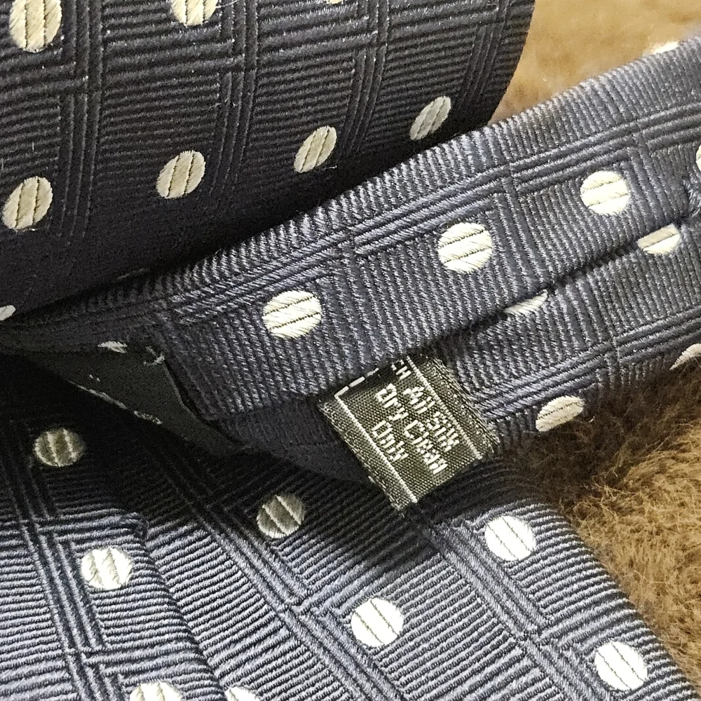 Burberrys Navy Blue Polka Dot Silk Tie
